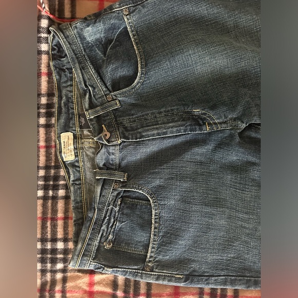 DKNY Mens  Straight Jeans  size 31x32, 5 Pocket Button Fly Denim - Picture 3 of 12